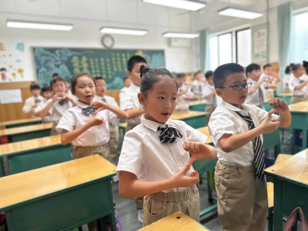 【立小•诗词节】唱响古诗新歌谣 掀起经典热浪潮｜二年级跨学科诗词主题展示