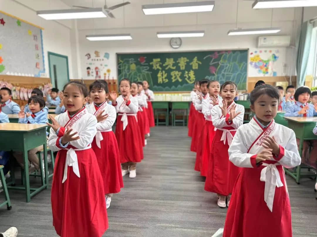 【立小•校园五香】诗香润童年 古韵沁校园｜立小首届诗歌节系列课程活动精彩落幕