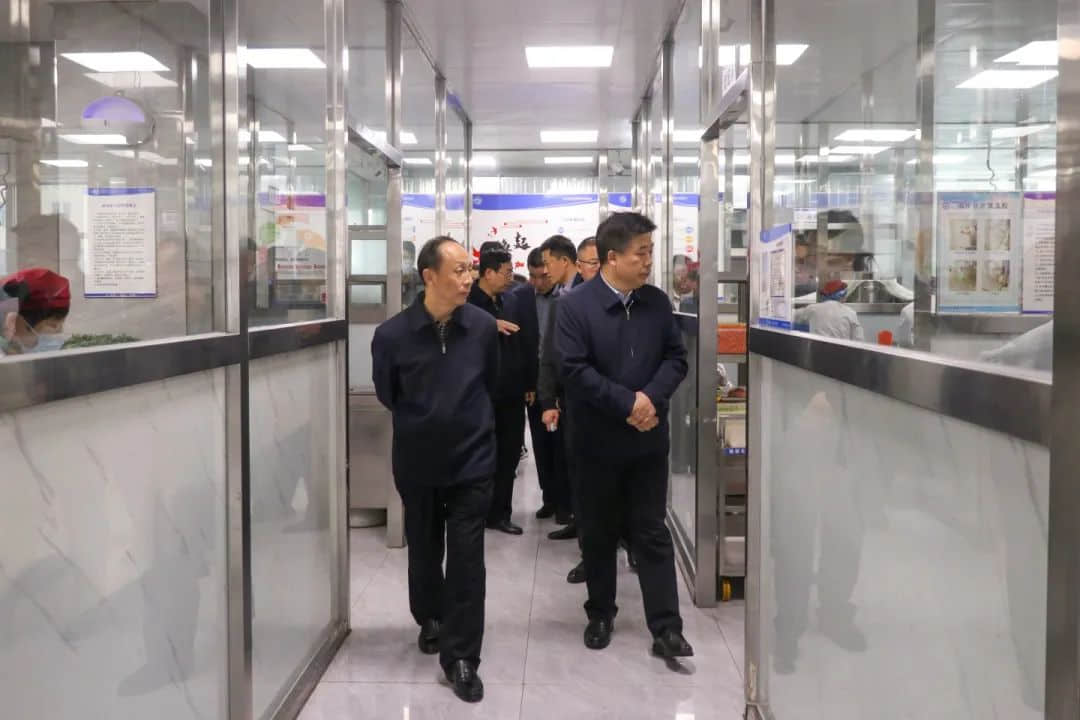 守卫食品安全 共享美好“食”光丨市领导到我校检查食品安全工作并给予高度评价