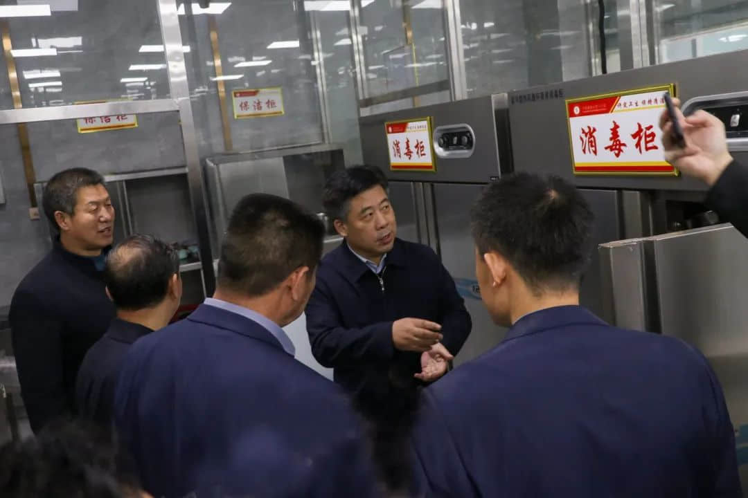 守卫食品安全 共享美好“食”光丨市领导到我校检查食品安全工作并给予高度评价