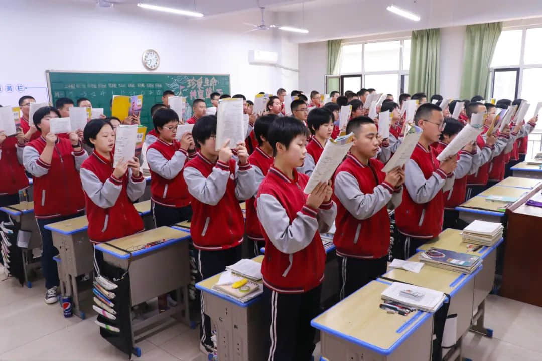 书声琅琅沐朝阳 立志勤学共韶华丨早读之星风采展示