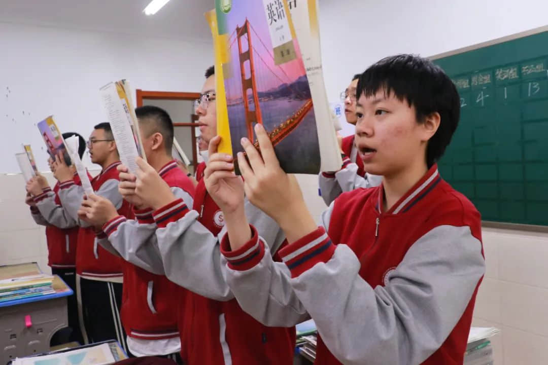 书声琅琅沐朝阳 立志勤学共韶华丨早读之星风采展示