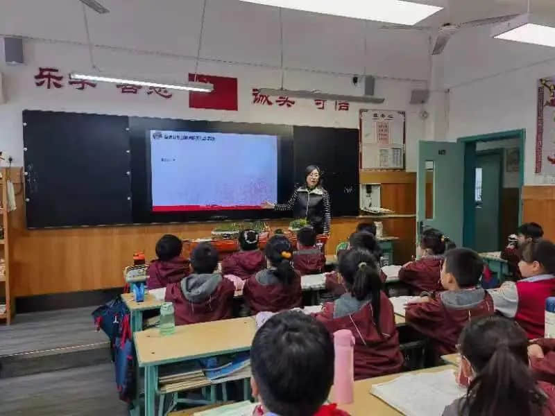 【立小•国旗下的思政课】勿忘国耻 铭记历史｜私立一中附属小学国家公祭日纪念活动