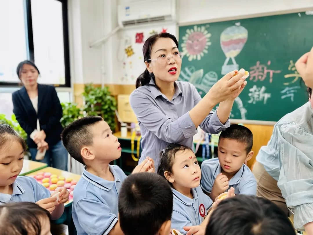 【立小•班本课程】小报大文章 习作展风采 | 二十班习作主题班本课程纪实