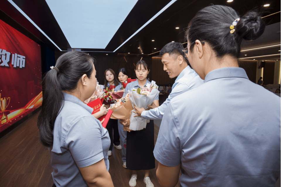 【立小•新年献词】为教育赋能 让生命发光｜石家庄私立一中附属小学2024年新年献词