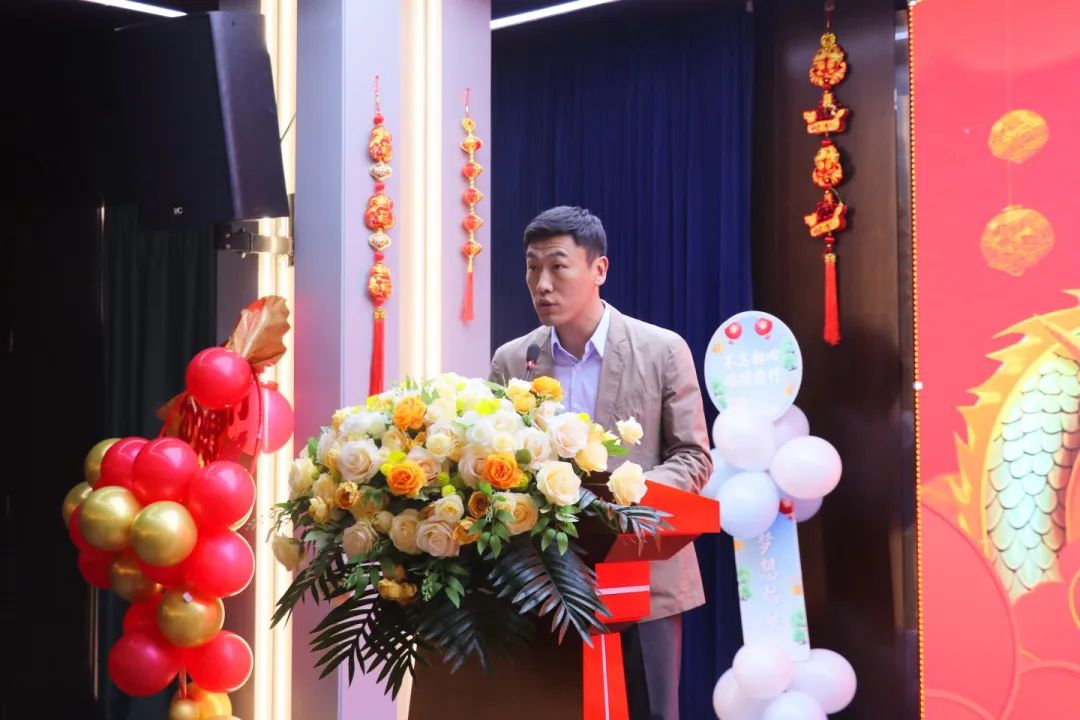 瑞雪丰年正当时 砥砺奋进启新篇丨私立一中年会盛典隆重举行！