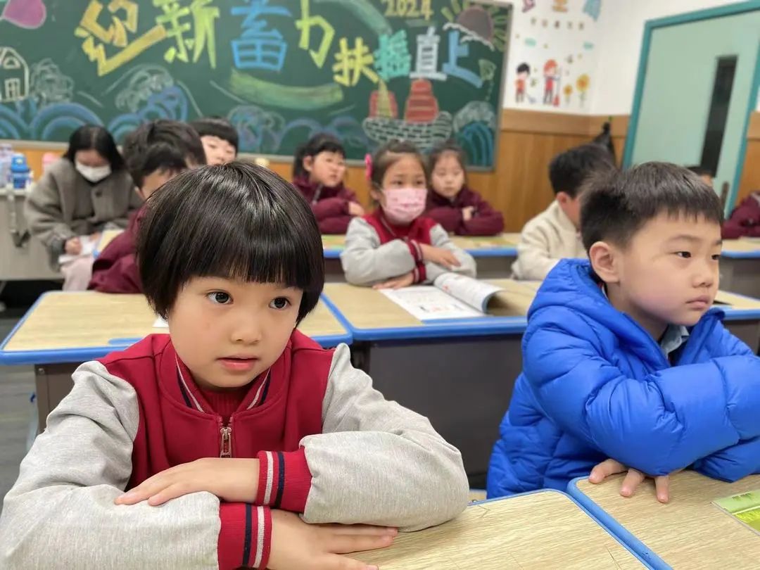 【立小•聚焦教学】推门听课促成长 收心归位新起航｜石家庄私立一中附属小学开展新学期“推门听课”活动