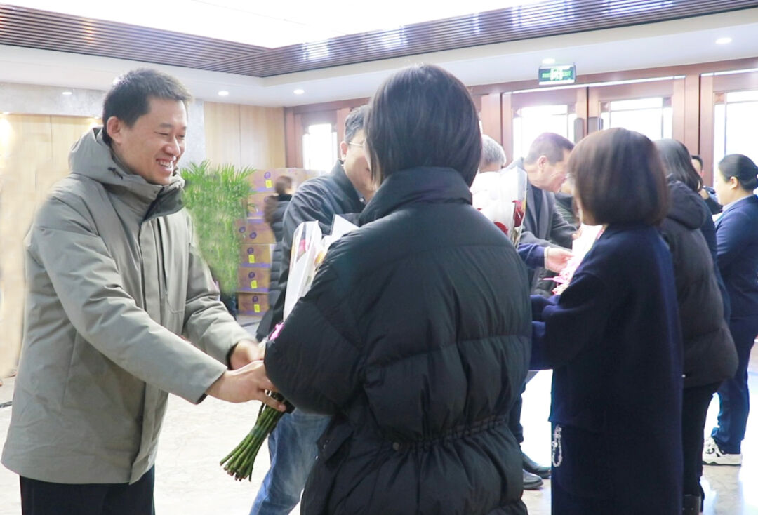 致敬最美女教师，铿锵玫瑰别样红！