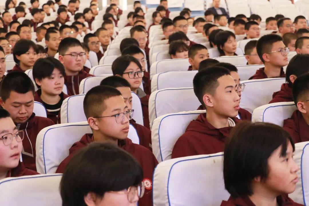 热辣滚烫逐梦想 百日飞驰上春山丨初二年级地理生物中考百日誓师大会