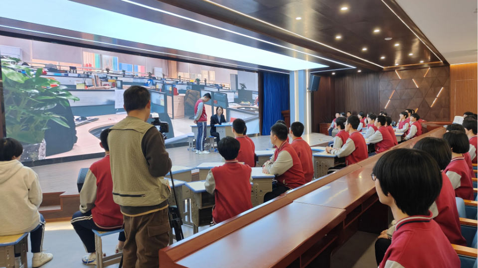 中央电视台CCTV栏目组走进石家庄私立第一中学