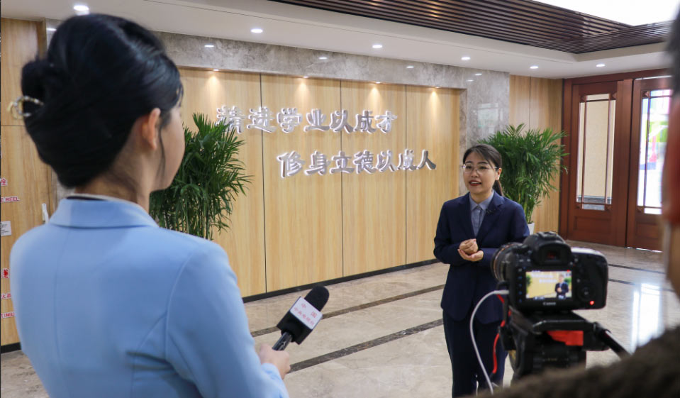 中央电视台CCTV栏目组走进石家庄私立第一中学