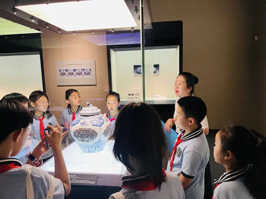 【立小•博物馆课程】我在博物馆里画文物｜国际博物馆日主题实践活动