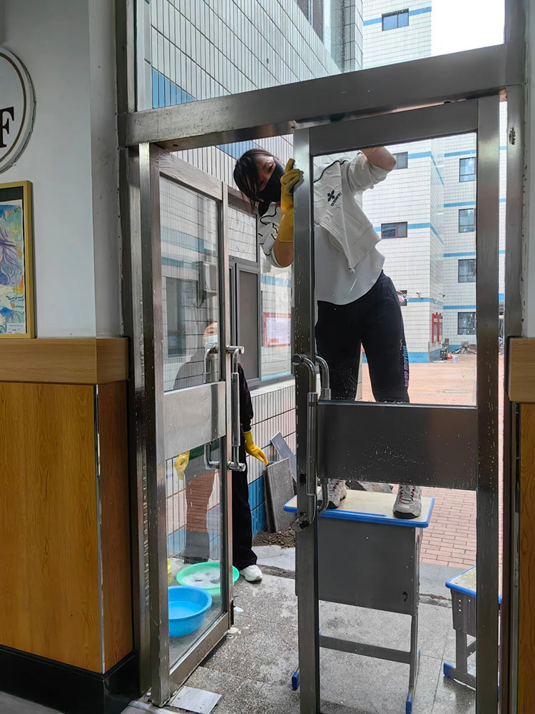 【立小• 五美校园】“洗城降尘 美化环境”｜私立一中附属小学在行动