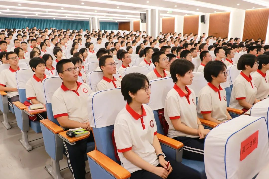 清华大学博士生导师徐华教授莅临我校举办高端讲坛
