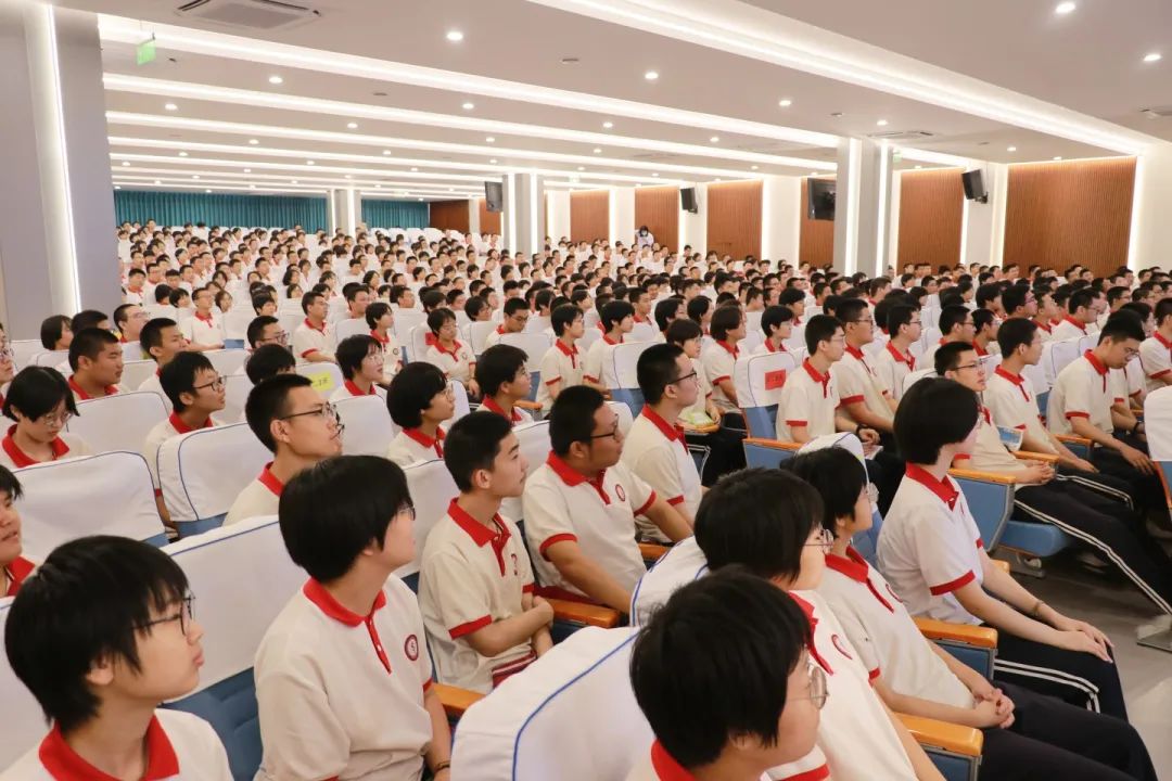 清华大学博士生导师徐华教授莅临我校举办高端讲坛