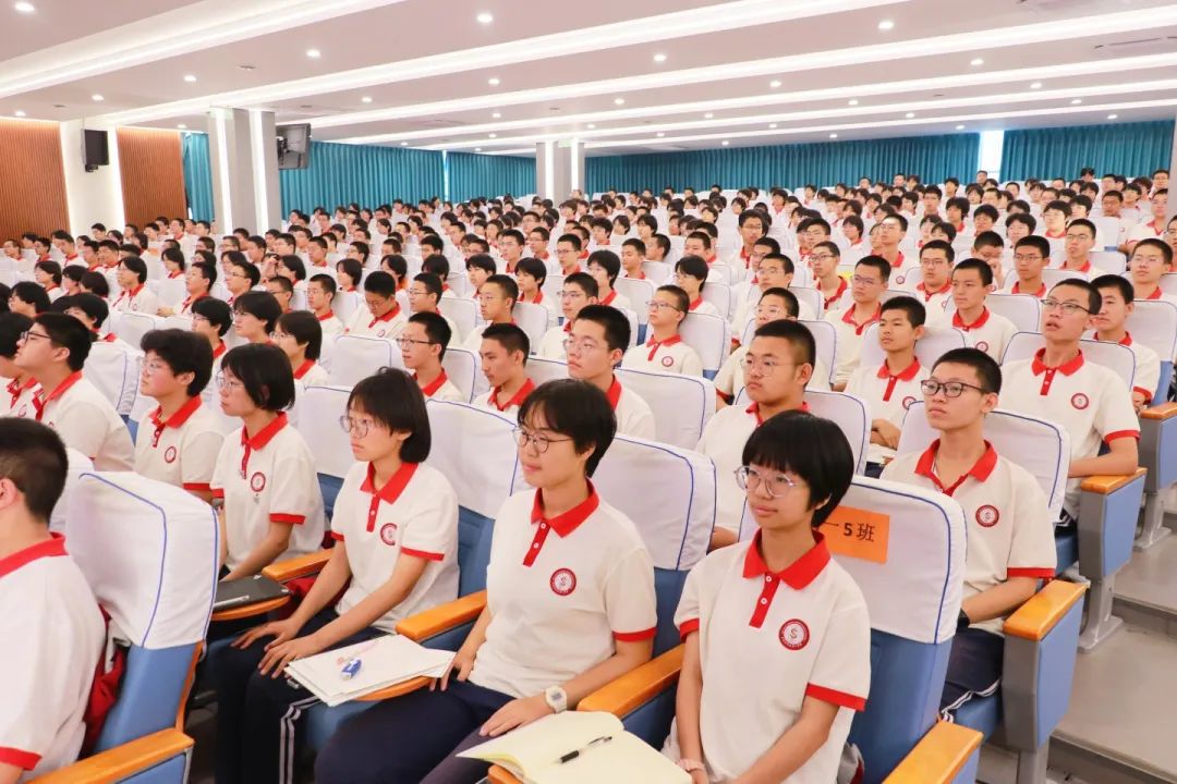 清华大学博士生导师徐华教授莅临我校举办高端讲坛