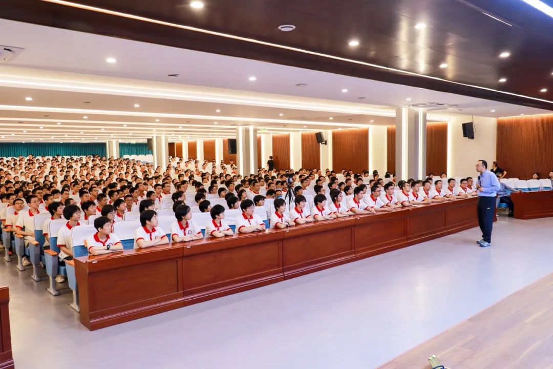 清华大学博士生导师徐华教授莅临我校举办高端讲坛