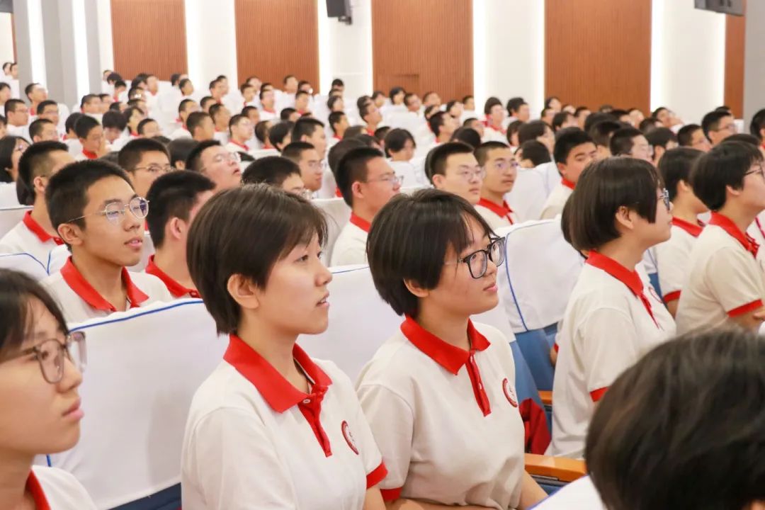 清华大学博士生导师徐华教授莅临我校举办高端讲坛