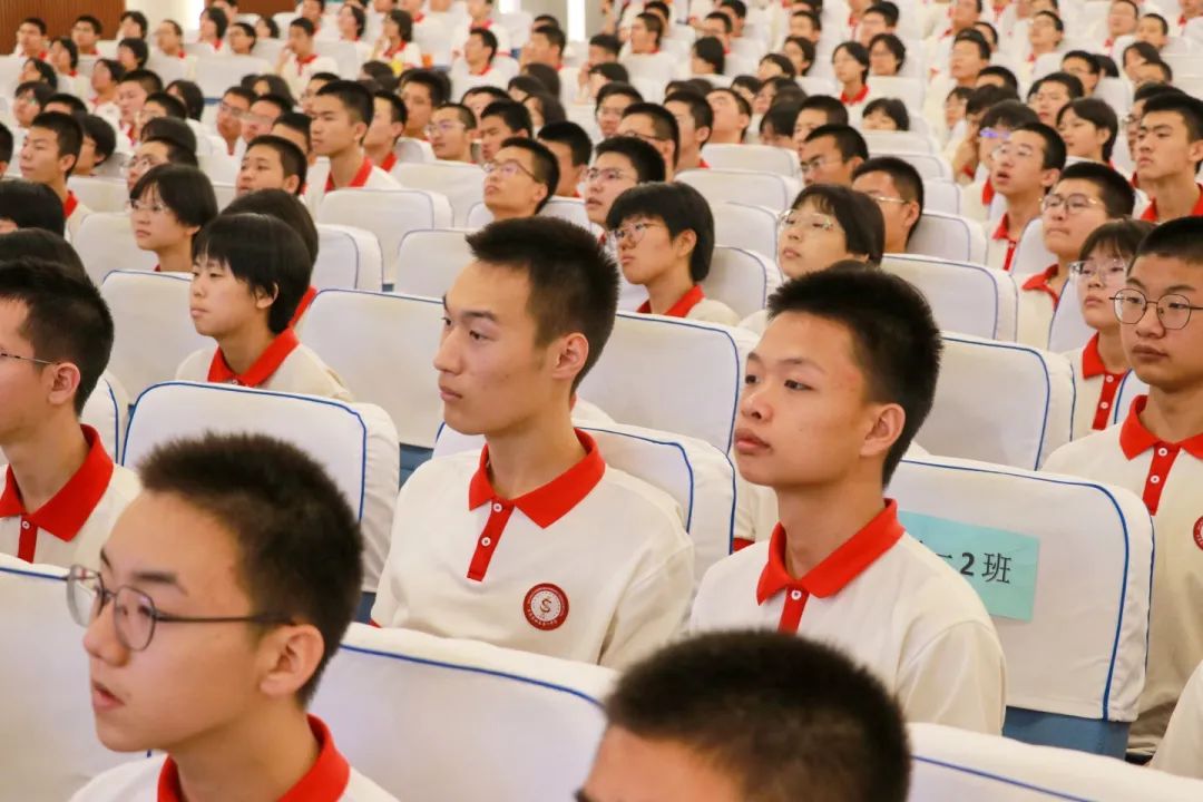 清华大学博士生导师徐华教授莅临我校举办高端讲坛
