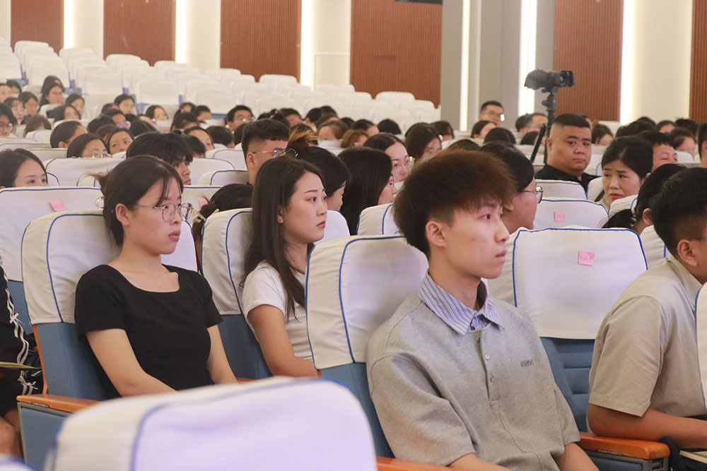 培训赋能踏新程 踔厉独行续辉煌丨石家庄私立第一中学暑期全员培训纪实