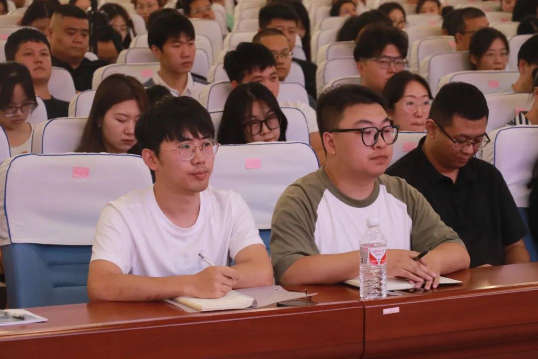 育德育心 蓄力前行丨教育专家来我校进行德育讲座