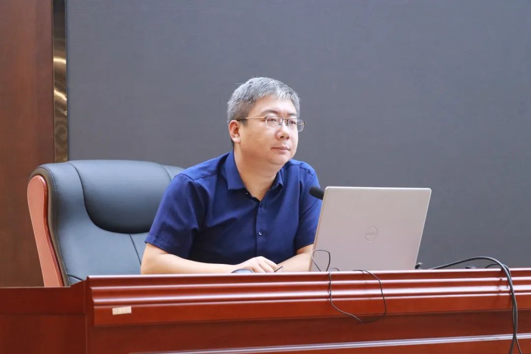 育德育心 蓄力前行丨教育专家来我校进行德育讲座