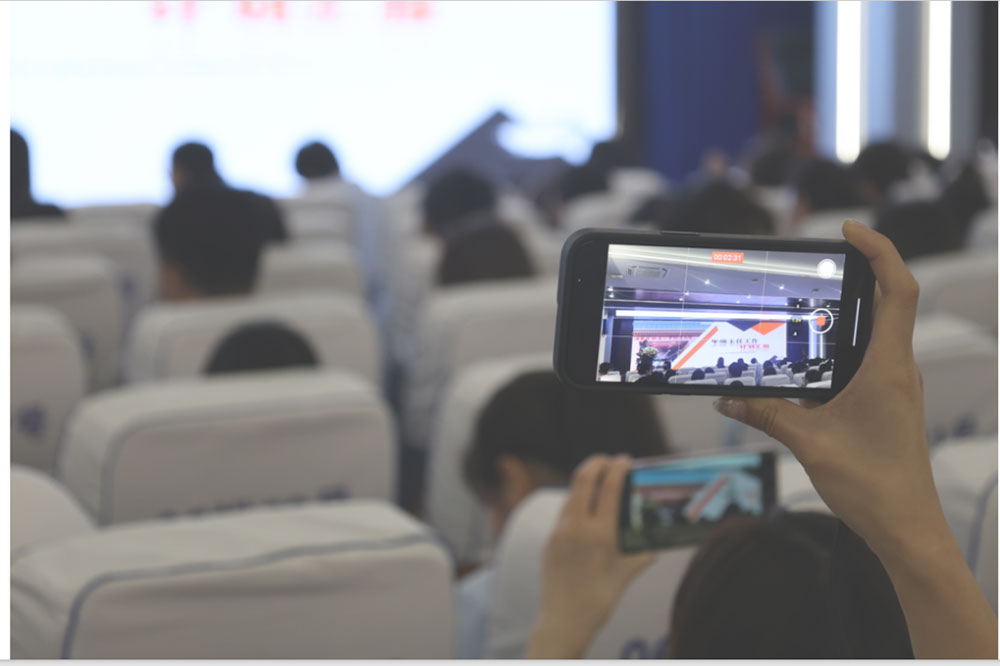 【立小 • 开学季】“ 凝心聚力创美好 幸福发光向未来 ” 2024——2025年新学年教师大会暨期初家校恳谈会