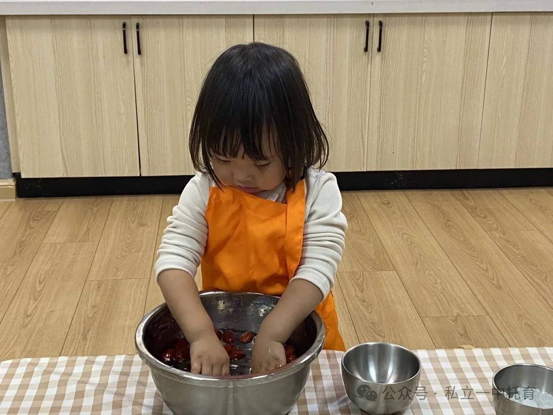 【宝龙托育】食育课——秋冬限定·小吊梨汤