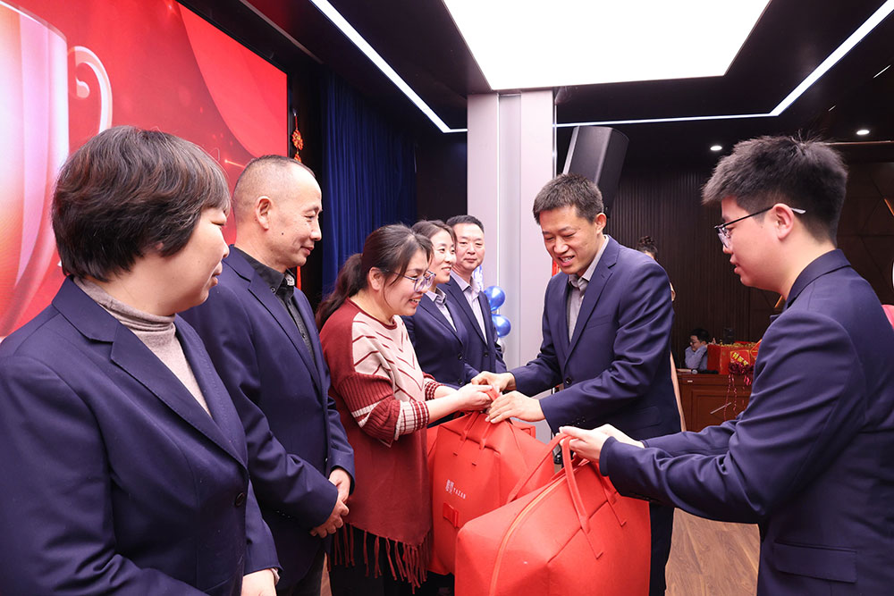 匠心筑梦齐奋进​ 踔厉笃行谱华章丨石家庄私立第一中学2025年会盛典