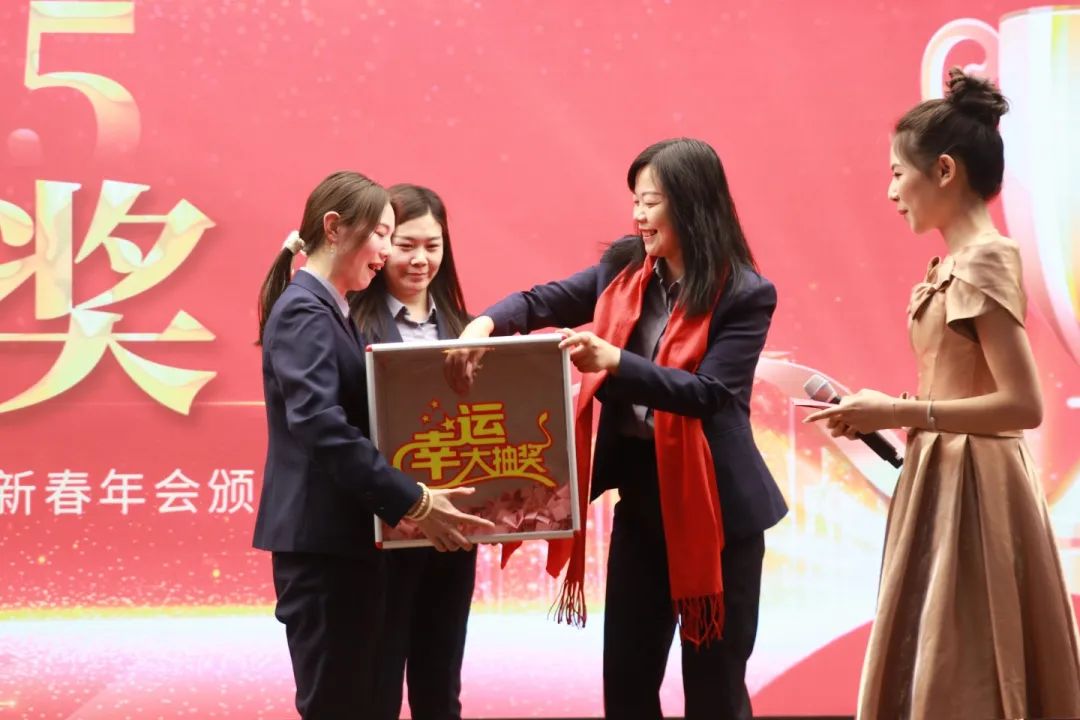 匠心筑梦齐奋进​ 踔厉笃行谱华章丨石家庄私立第一中学2025年会盛典