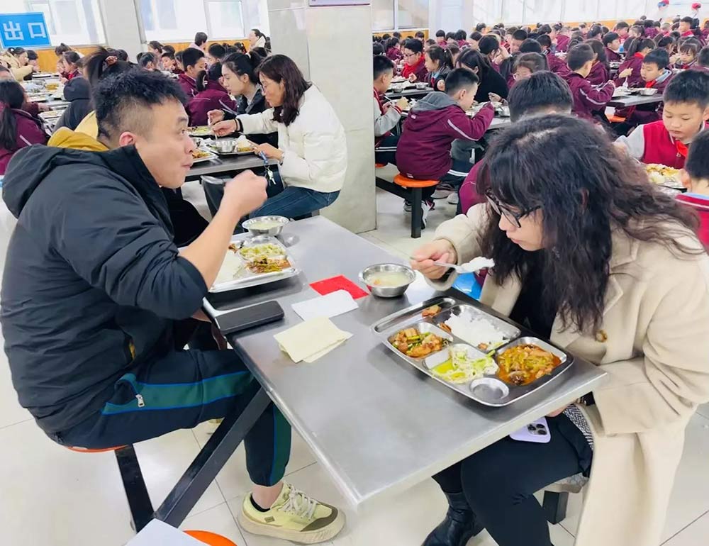 【立小 • 美食】美好“食”光 与爱同在 | 春季家长陪餐侧记