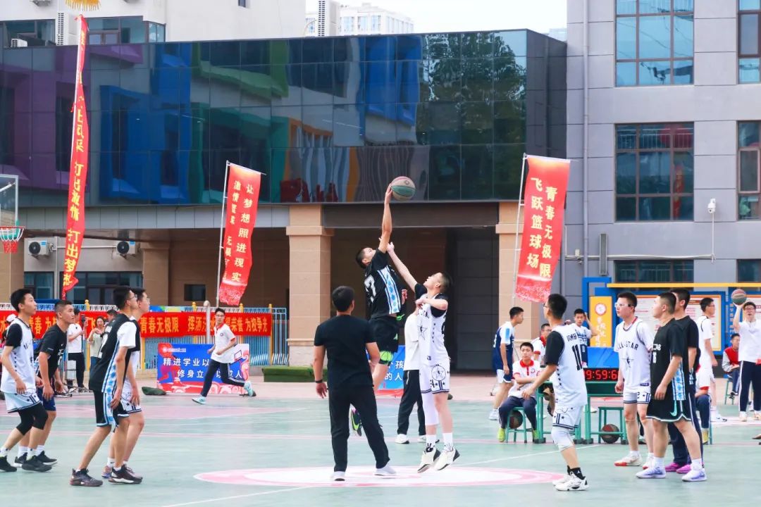 热血赛场 青春飞扬丨私立一中第三届“辉煌杯”篮球艺术文化节完美收官！