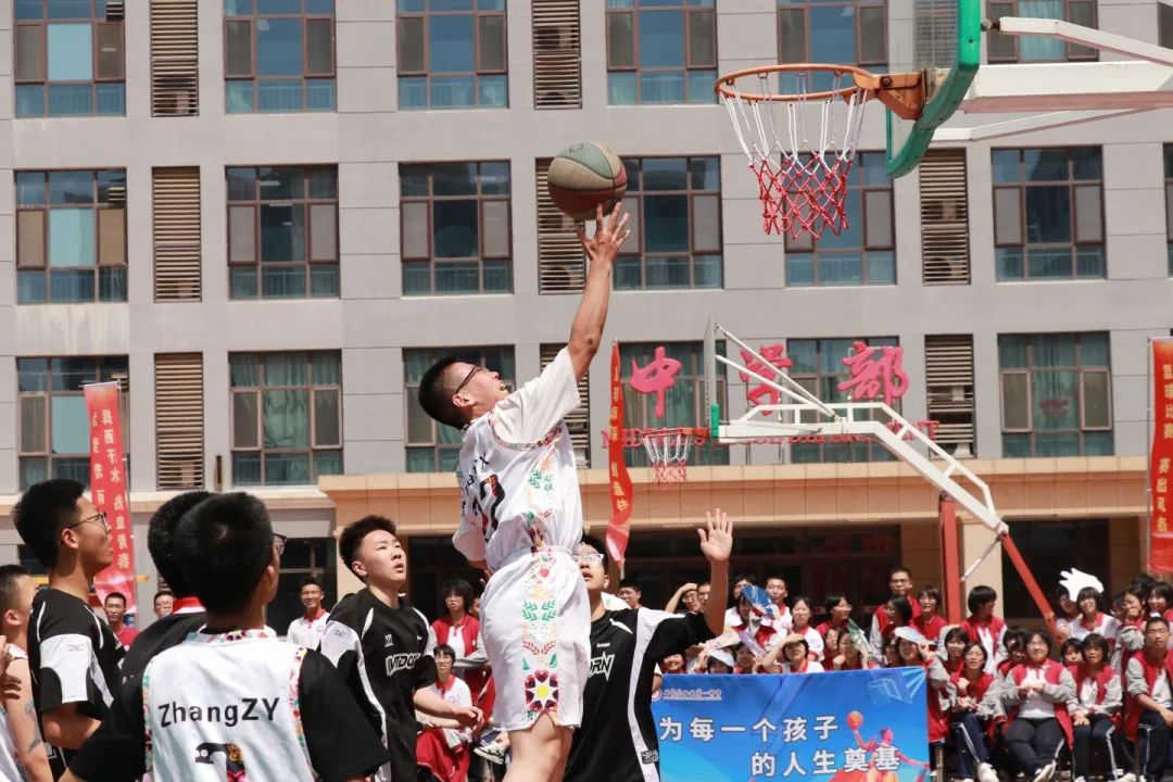 热血赛场 青春飞扬丨私立一中第三届“辉煌杯”篮球艺术文化节完美收官！
