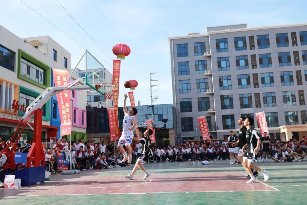 热血赛场 青春飞扬丨私立一中第三届“辉煌杯”篮球艺术文化节完美收官！