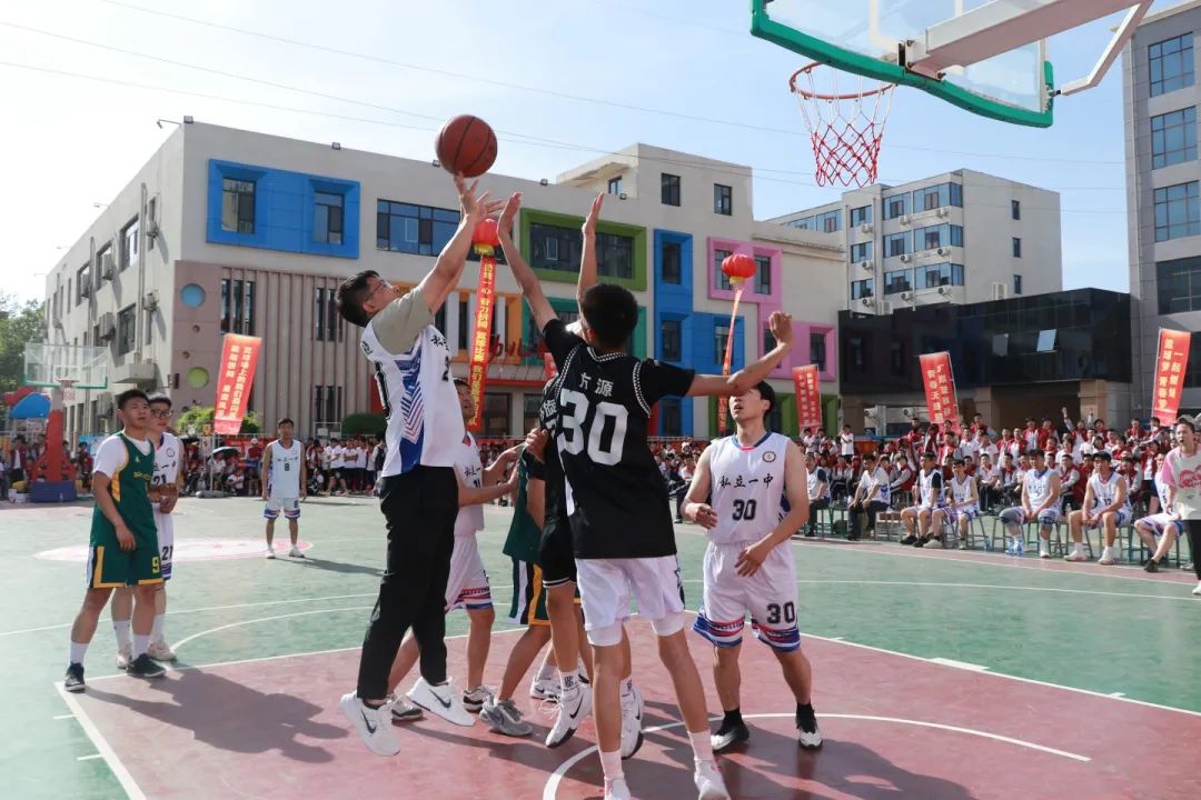 热血赛场 青春飞扬丨私立一中第三届“辉煌杯”篮球艺术文化节完美收官！