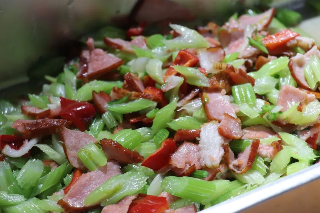 学生之眼：透视食堂这个“校园味觉魔方”