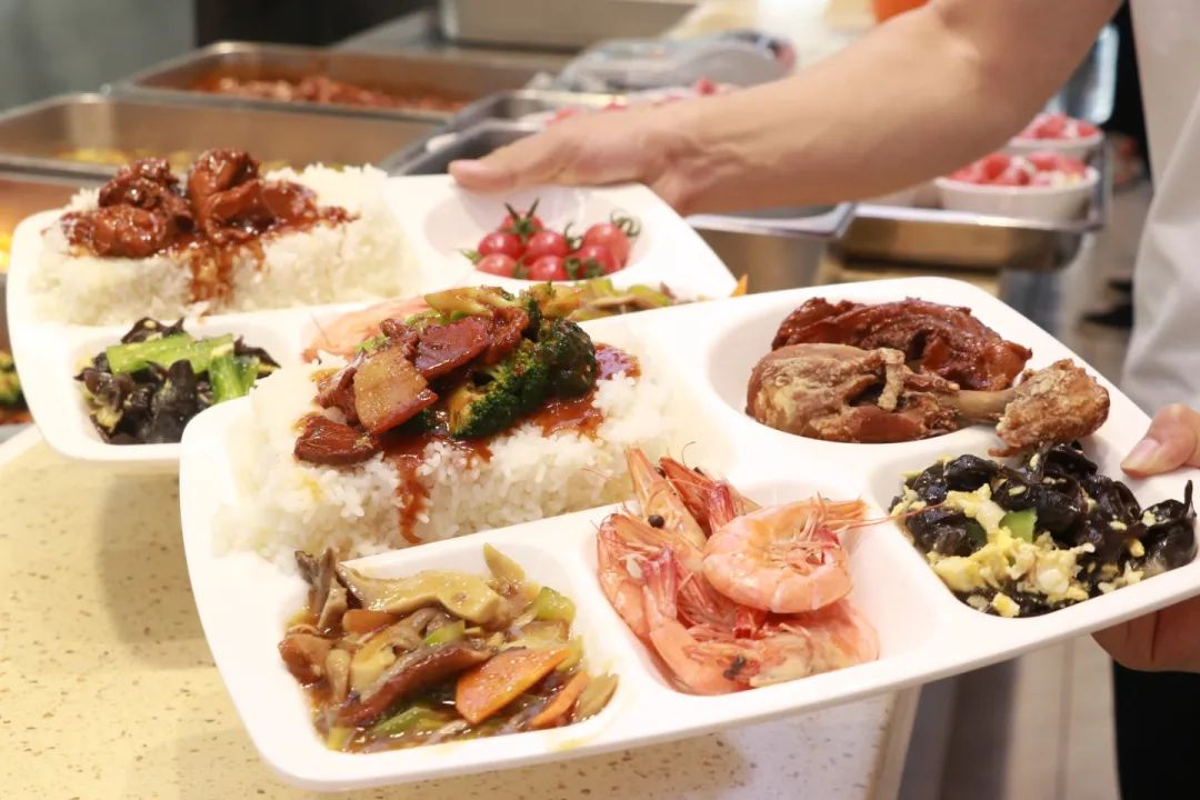 学生之眼：透视食堂这个“校园味觉魔方”