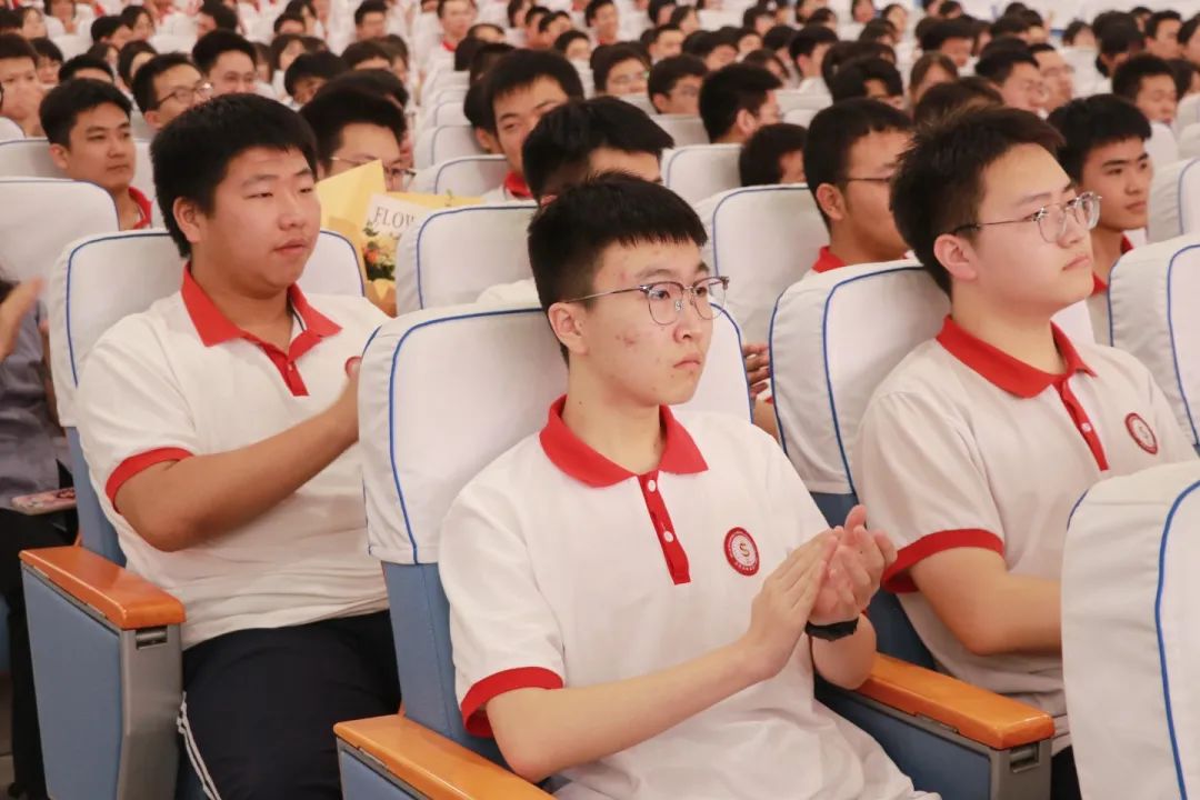 忆・逐光征途 启・璀璨新程丨石家庄私立第一中学2025届高三毕业典礼