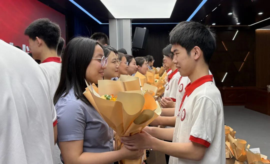 忆・逐光征途 启・璀璨新程丨石家庄私立第一中学2025届高三毕业典礼