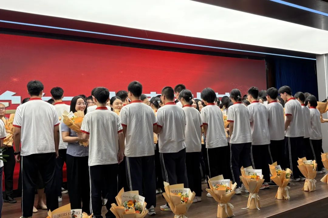 忆・逐光征途 启・璀璨新程丨石家庄私立第一中学2025届高三毕业典礼