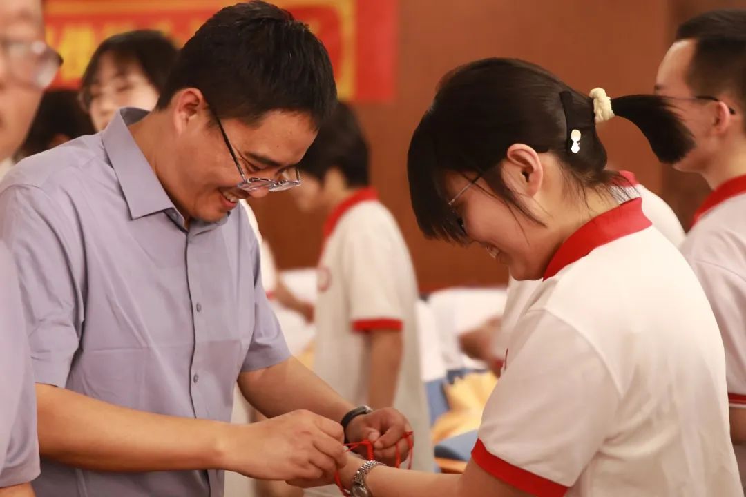 忆・逐光征途 启・璀璨新程丨石家庄私立第一中学2025届高三毕业典礼