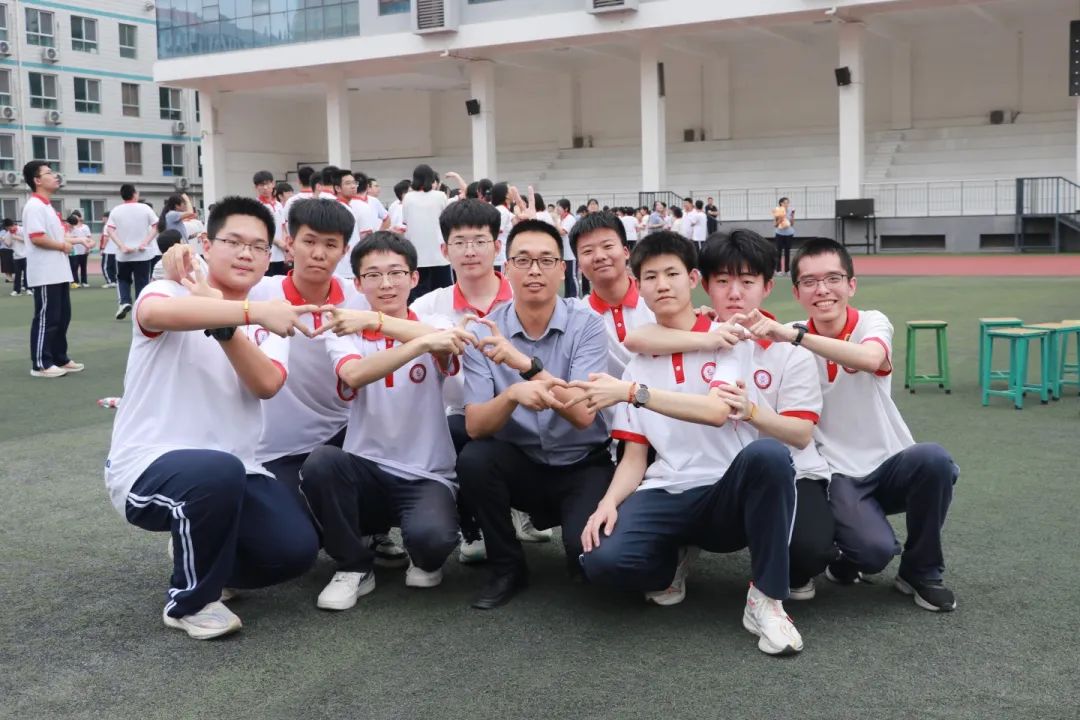 忆・逐光征途 启・璀璨新程丨石家庄私立第一中学2025届高三毕业典礼