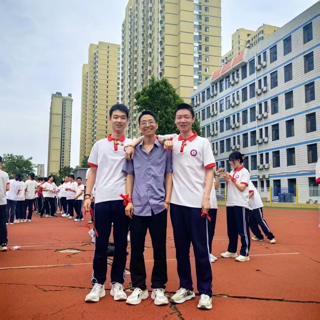 忆・逐光征途 启・璀璨新程丨石家庄私立第一中学2025届高三毕业典礼