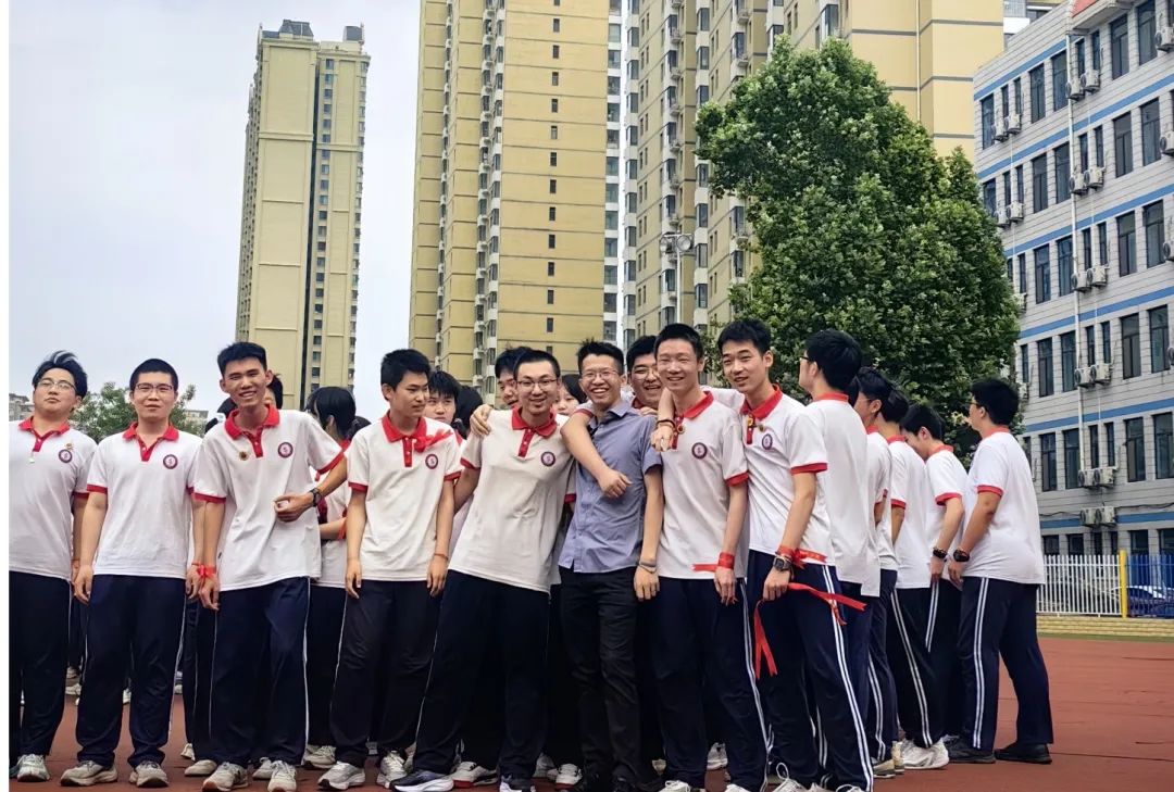 忆・逐光征途 启・璀璨新程丨石家庄私立第一中学2025届高三毕业典礼