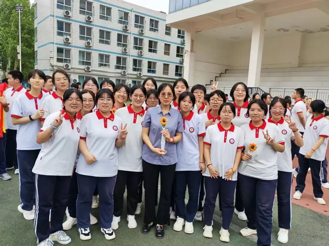 忆・逐光征途 启・璀璨新程丨石家庄私立第一中学2025届高三毕业典礼
