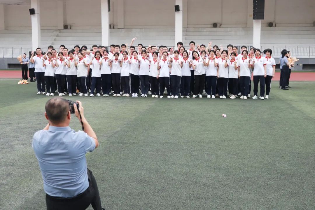 忆・逐光征途 启・璀璨新程丨石家庄私立第一中学2025届高三毕业典礼