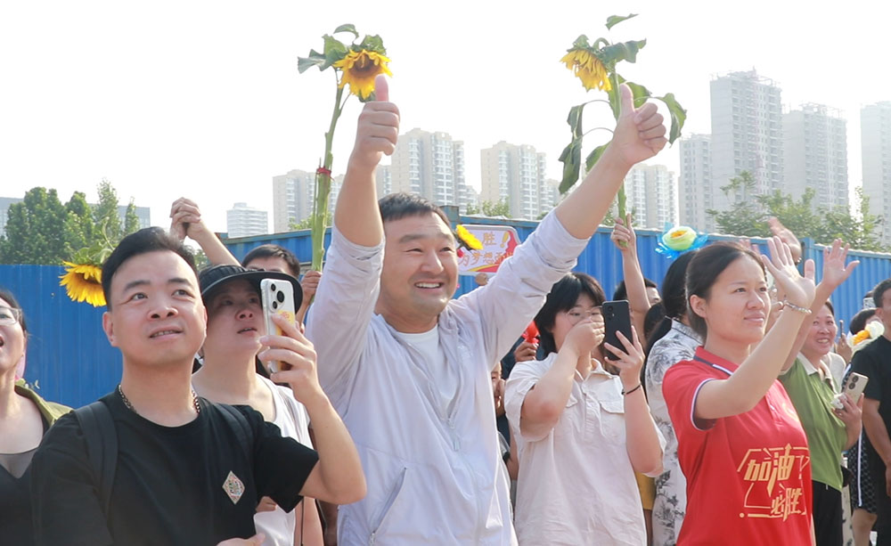 执笔为剑赴考场 旗开得胜跃龙门丨直击私立一中高考送考高燃现场！