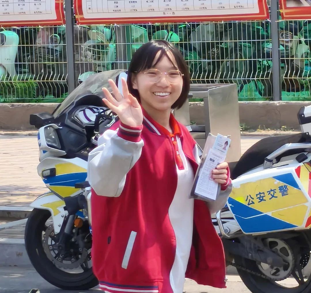 执笔为剑赴考场 旗开得胜跃龙门丨直击私立一中高考送考高燃现场！