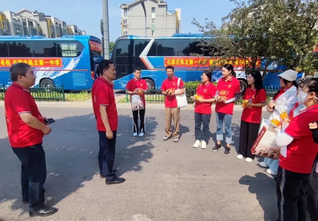 执笔为剑赴考场 旗开得胜跃龙门丨直击私立一中高考送考高燃现场！