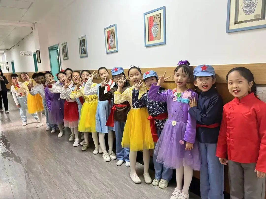 【立小 • 毕业季】青春回忆杀来袭~这波操作yyds！｜小初衔接部毕业成长纪